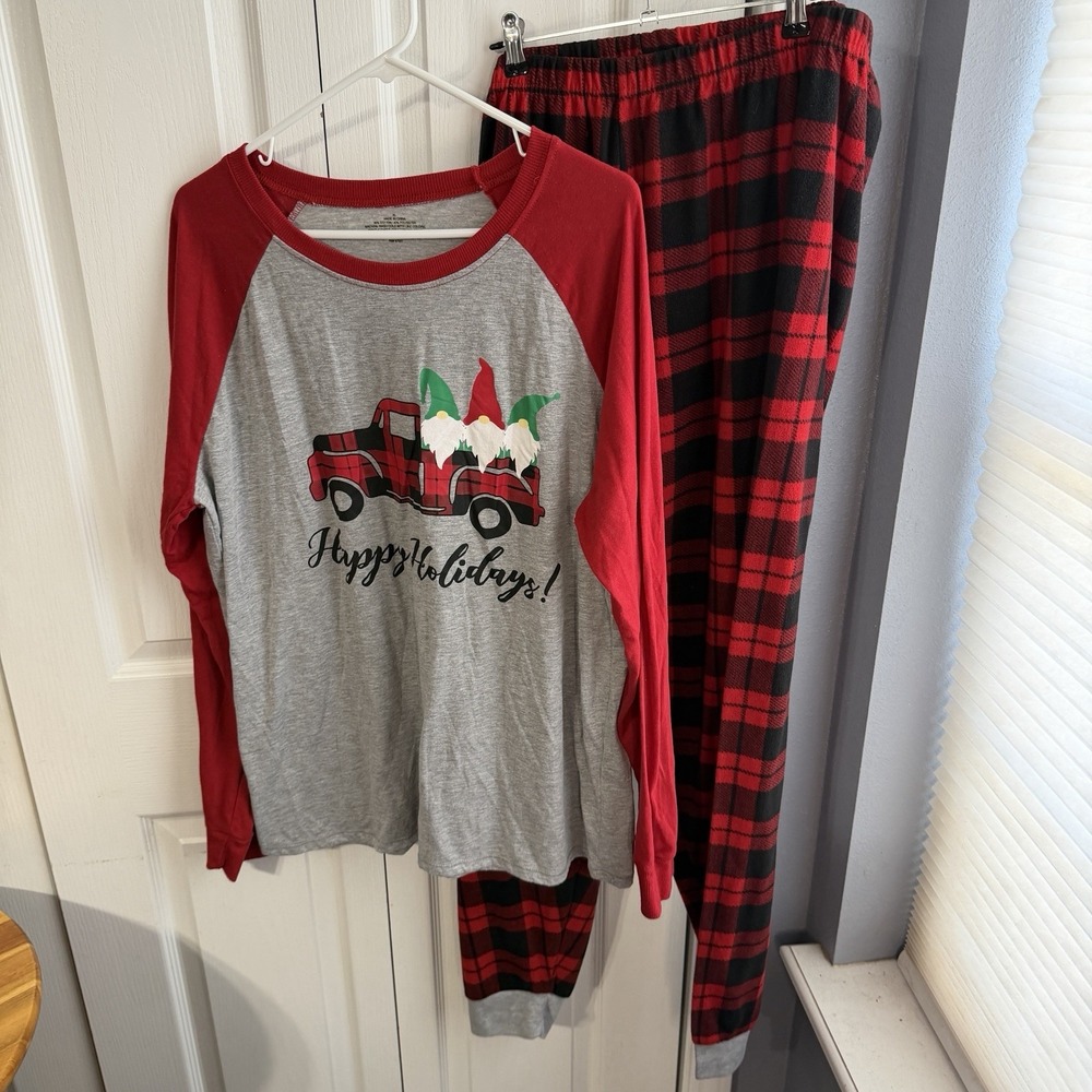 Happy Holidays Gnomes Red Truck Christmas 2 Piece Pajama Set Women's Size XL